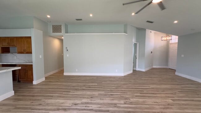 Building Photo - 13285 Opal Ln