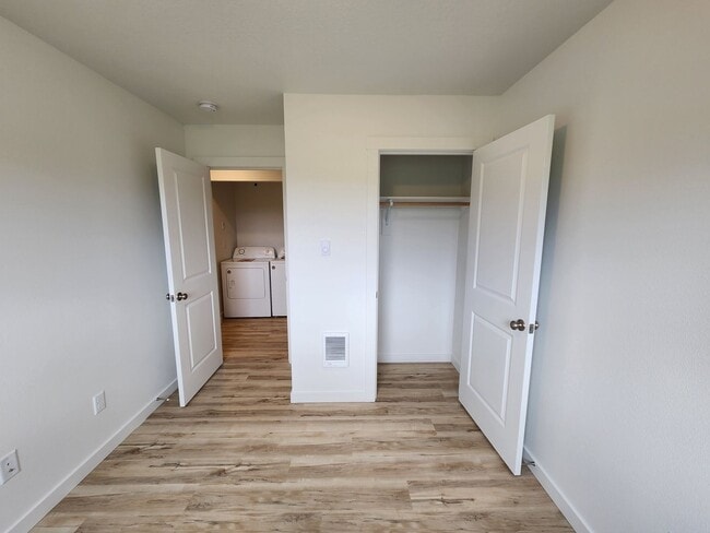 Building Photo - 1014 Peach Rd