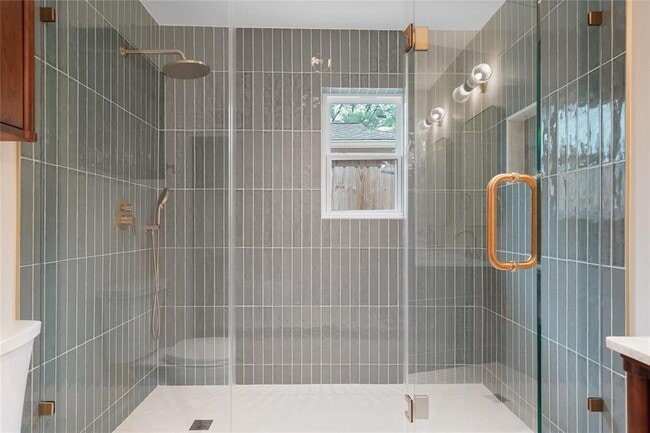 Building Photo - 12707 Trail Hollow Dr