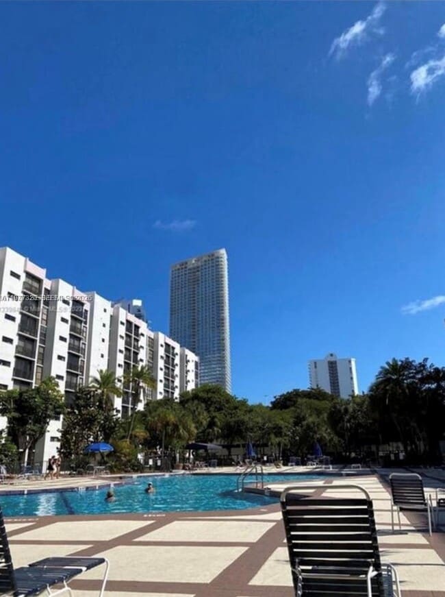 Building Photo - 16909 N Bay Rd