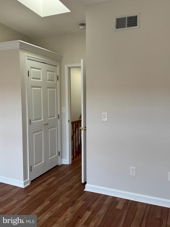 Building Photo - 606 S Belnord Ave