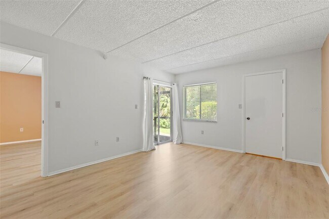 Building Photo - 121 Cypress Ln