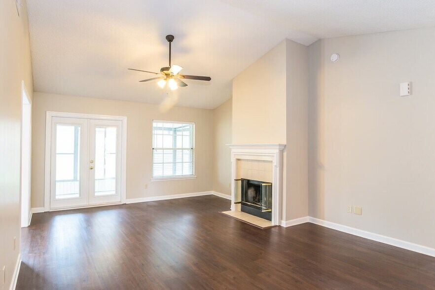 Building Photo - 10693 Eaglet Ct