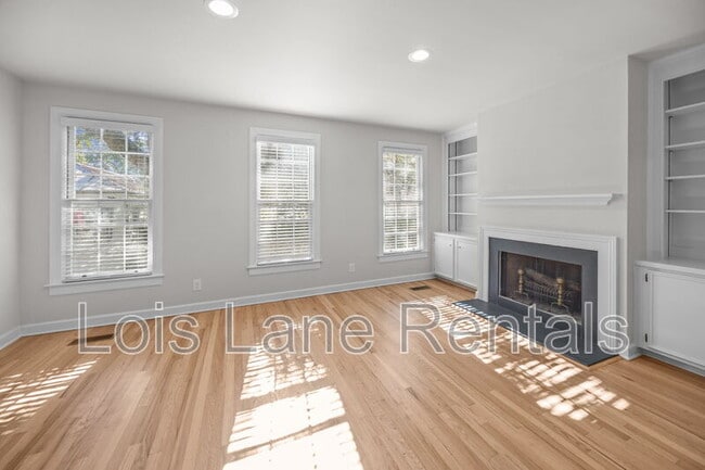 Building Photo - 12 Elliott St