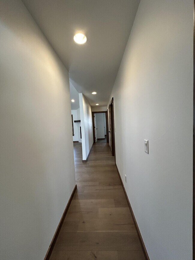 Building Photo - Luxury 4 Bed / 2 Bath Home on .84 Acres – 3 Car Garage – RV Parking