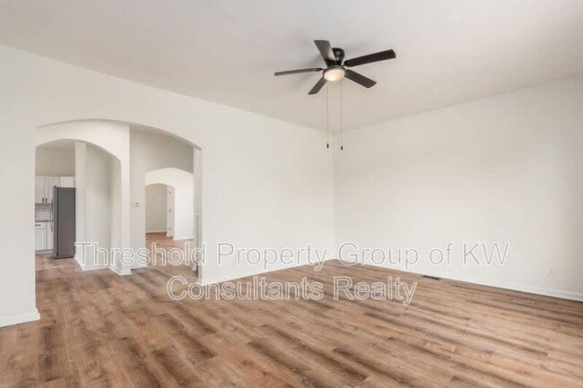 Building Photo - 865 Old Leonard Ave