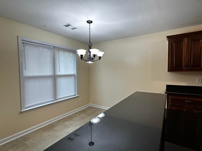 Building Photo - 206 High Meadows Cir