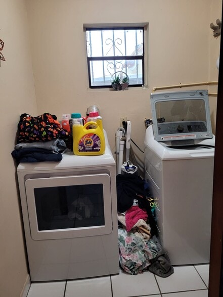 Building Photo - 10932 SW 25th St