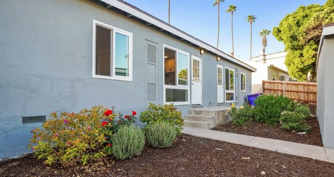 Building Photo - 2 Bedroom Home in Clairemont / Bay Park