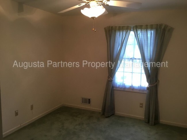 Building Photo - West Lake - Columbia County