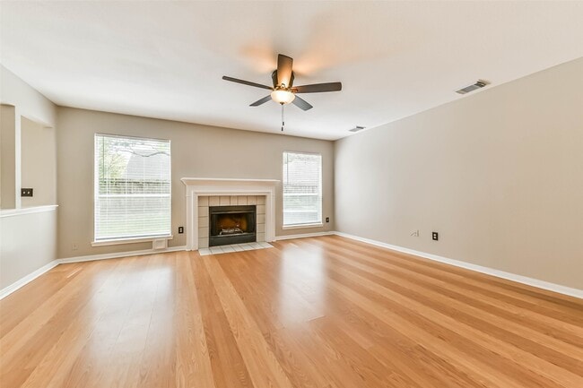 Building Photo - 2107 Bennigan St