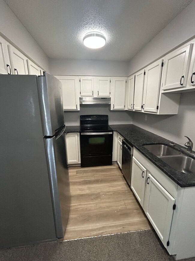 Primary Photo - Norwalk Apartment