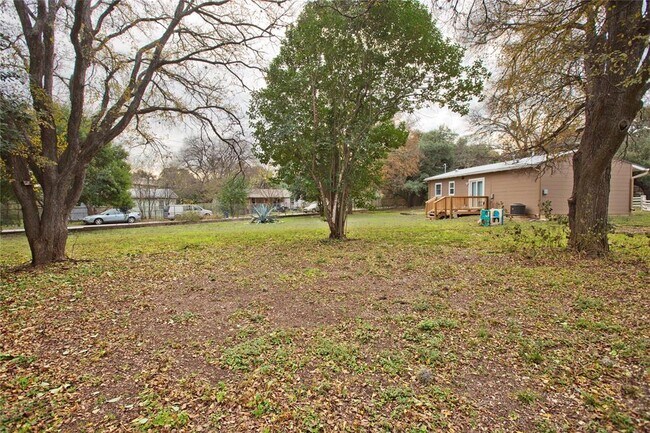 Building Photo - 410 Primrose St