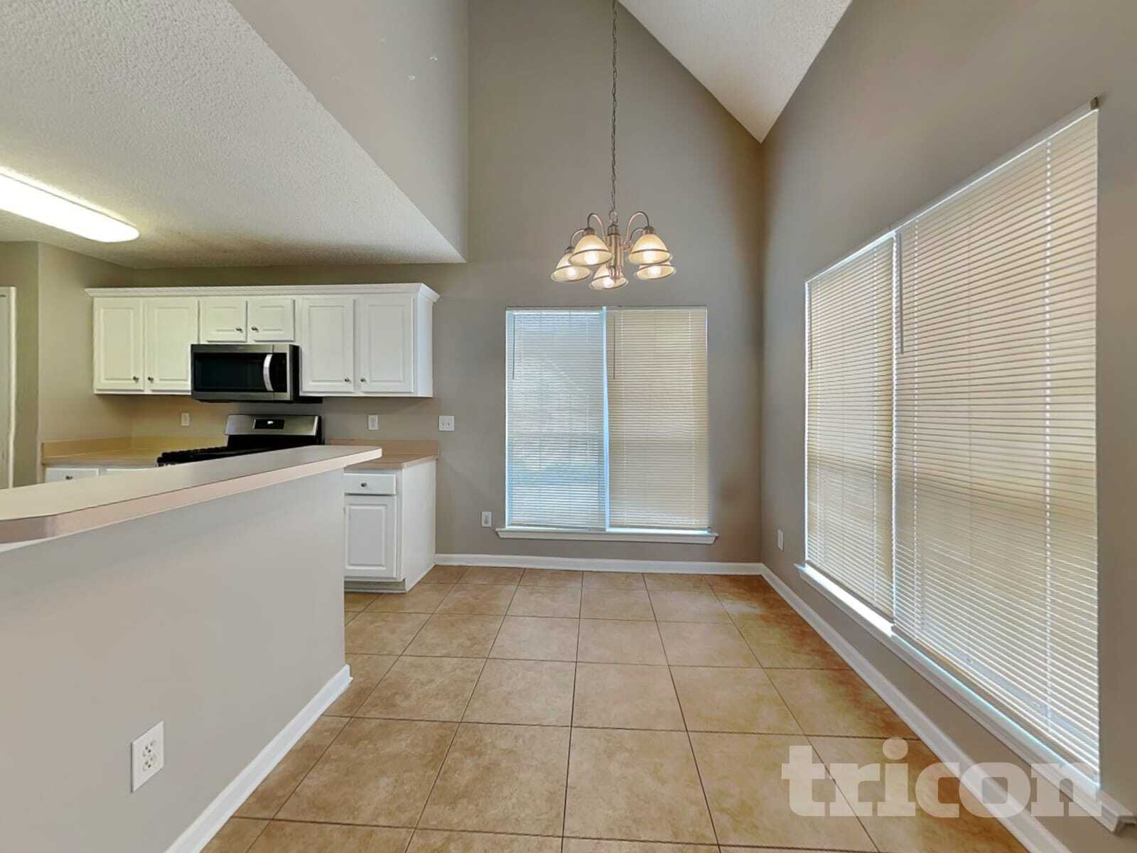 Building Photo - 427 Gresham Dr