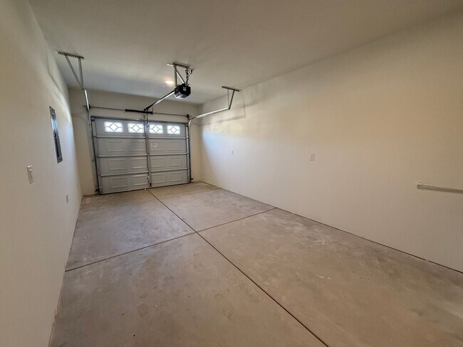 Building Photo - 9207 Prometheus Dr