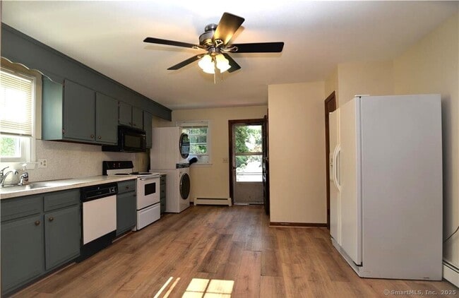 Building Photo - 54 Mozart St
