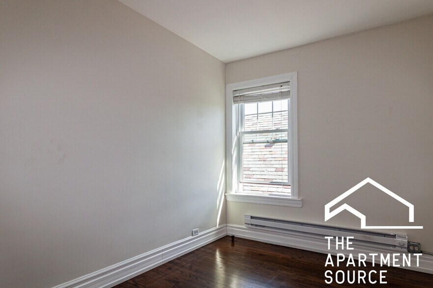 Building Photo - 2133 W Giddings St