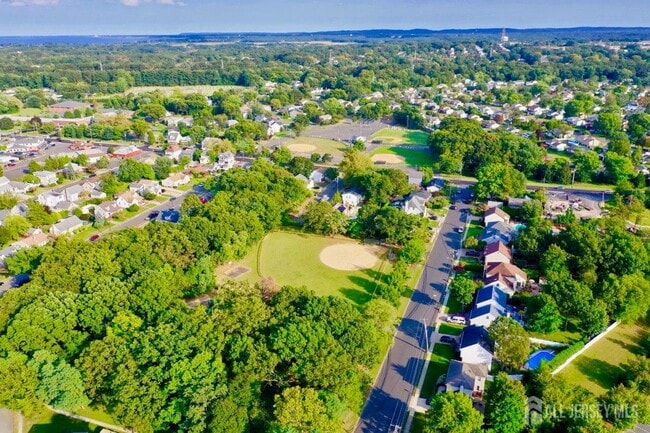 Building Photo - 29 Chatham Square