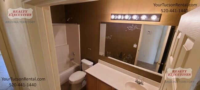 Building Photo - Starr Pass Shadows 4 bedrooms and 2 bathrooms