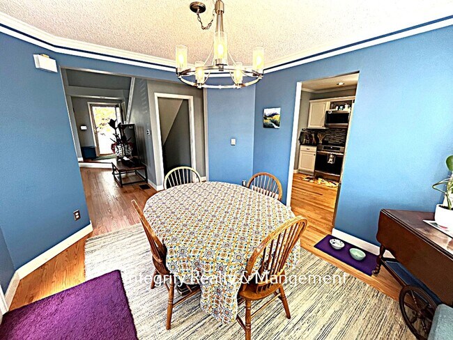 Building Photo - 4 bed 4 bath 1,954 sq ft-19151 E Garden Pl. Centennial Co 80015