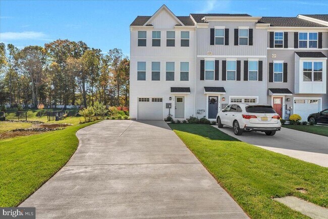 Primary Photo - 76 SAND HILLS Dr