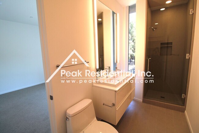 Building Photo - Binnen2437