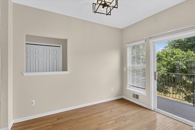Building Photo - 379 Cherry Orchard Rd
