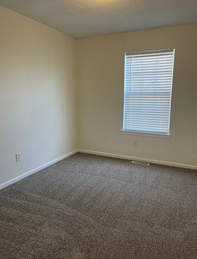 Building Photo - 1704 NE Balboa St