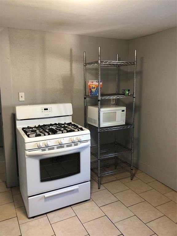 Building Photo - 712 40th St