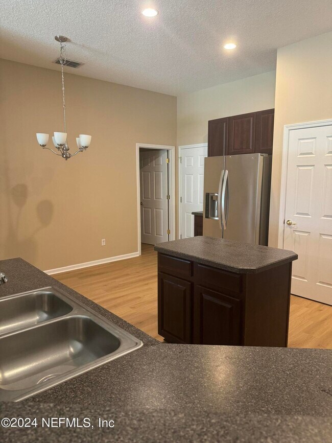 Building Photo - 2016 Spring Meadows Ct