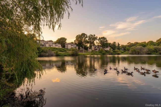 Building Photo - 71 Fox Run