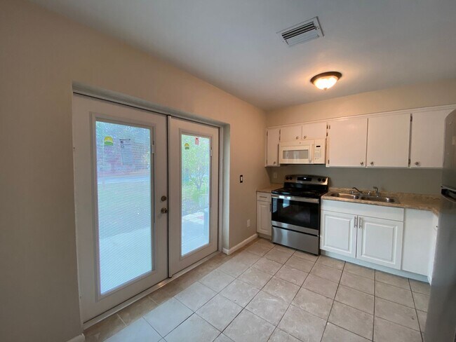 Building Photo - 2601 47th Terrace SW