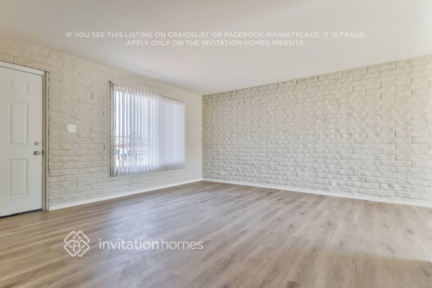 Building Photo - 801 E Hazel Dr