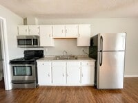 Building Photo - Close to Everything