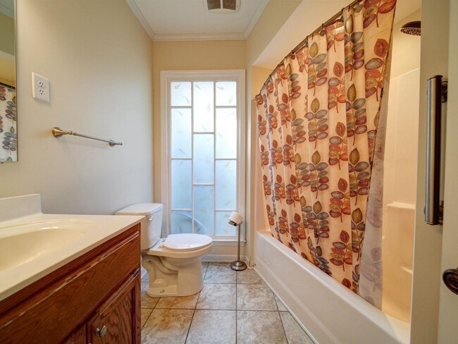 Building Photo - 3 Bedroom/3 Bath home for rent