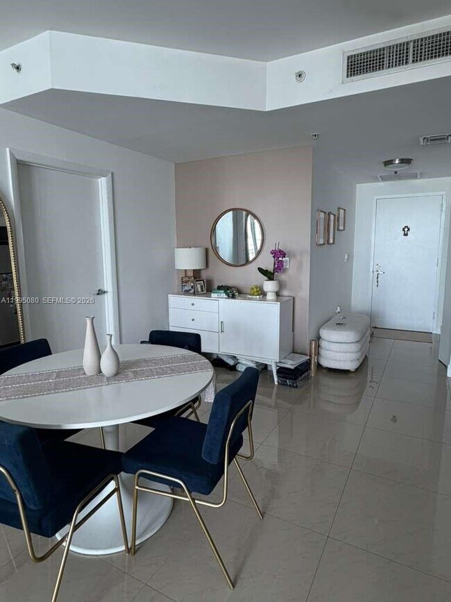 Building Photo - 90 SW 3rd St