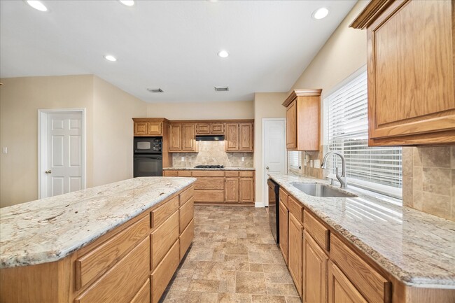 Building Photo - 16715 Colony Terrace Dr