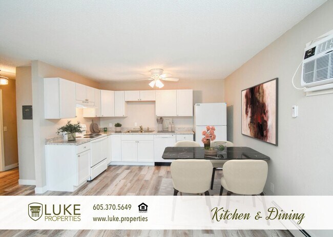 Building Photo - 405 S Sycamore Ave