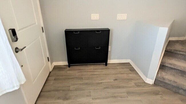 Building Photo - Annual UNfurnished almost BRAND NEW townhome just south of University and Lockwood Ridge!