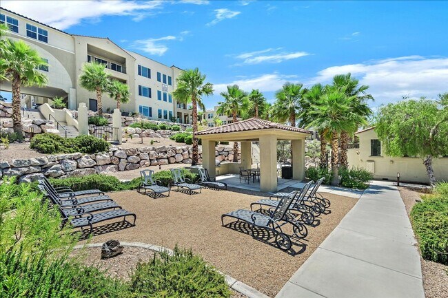 Building Photo - FULLY FURNISHED RENTAL
