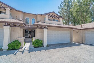 Building Photo - Mountain View Courtyards 3 Bedroom for Ren...