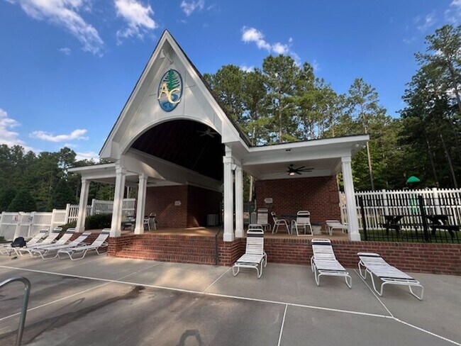 Building Photo - 641 Orchard Falls Dr