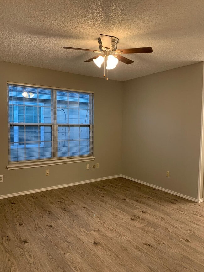 Building Photo - 5620 Brownfield Dr