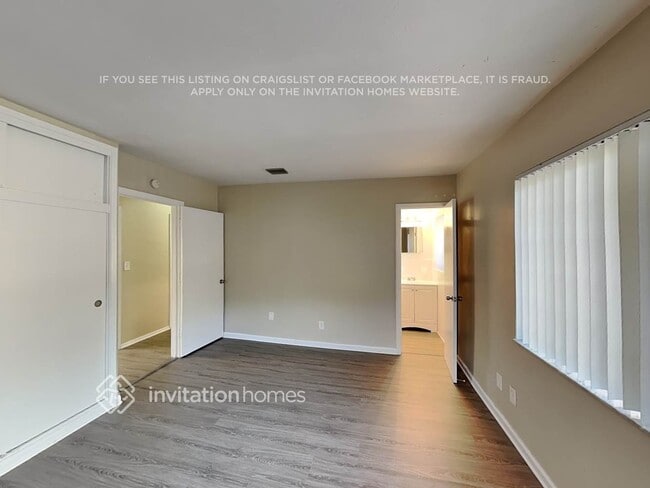 Building Photo - 2608 SW 34th Ave