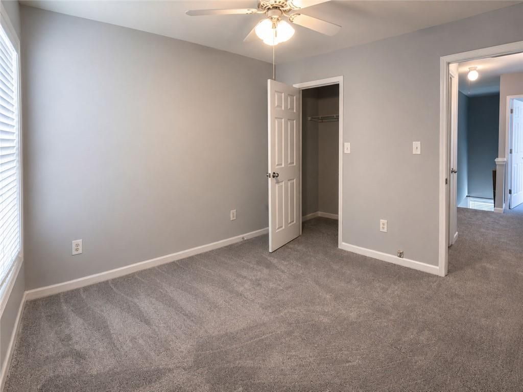 Building Photo - 2268 White Alder Dr NE