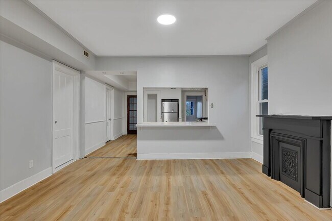 Building Photo - "Spacious 3-Bed Home at 57 1/2 Saratoga Av...