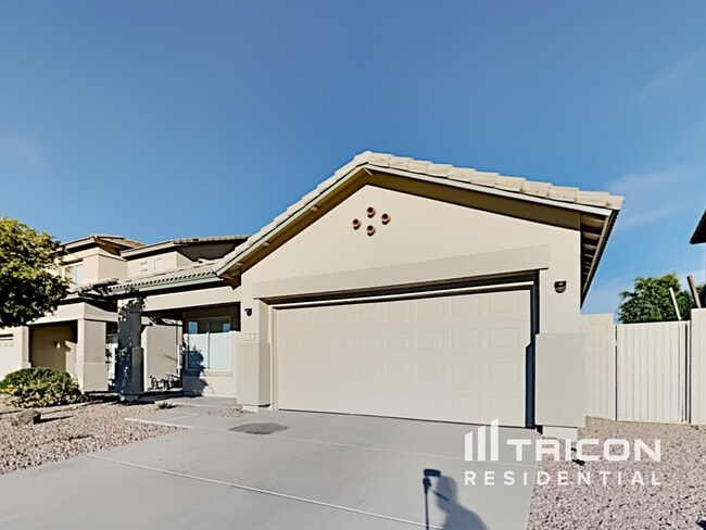 Building Photo - 10 N 126th Ave