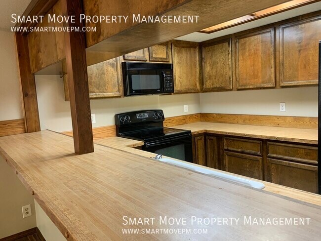 Building Photo - 2135 E Serene Dr