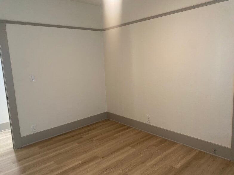 Building Photo - 1826 Lincoln Ave