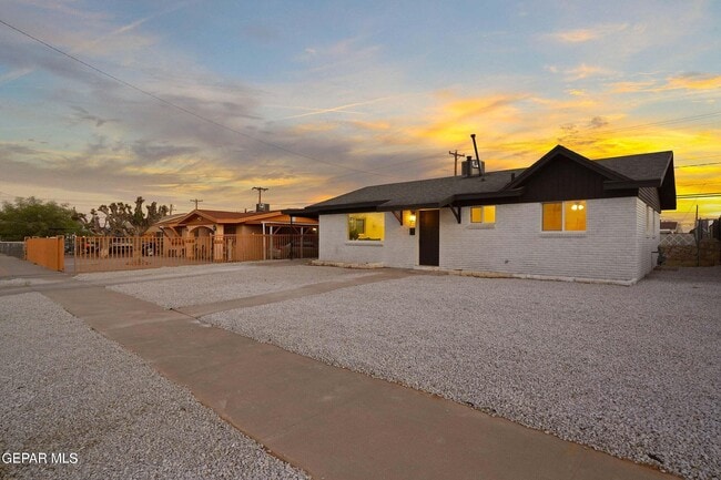 Building Photo - 5712 Kensington Cir